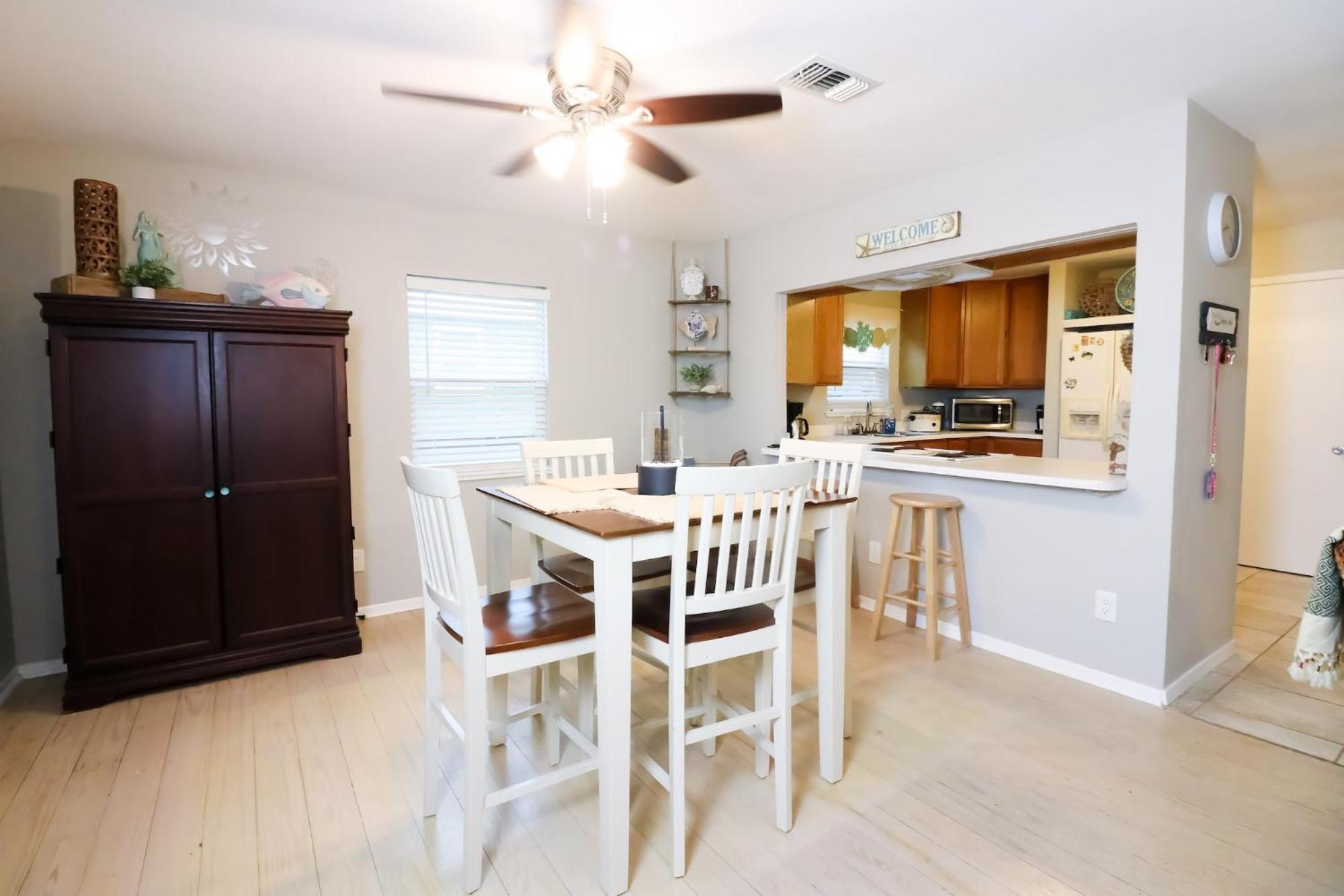 Sunny Daze Walk To Beach 2 Decks Pet Friendly Has A Mini Bar Galveston Eksteriør bilde